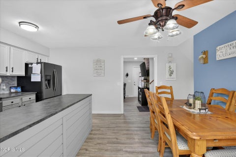 Tiny photo for 807 W Poinsetta Avenue, Toledo, OH 43612 (MLS # 10009391)