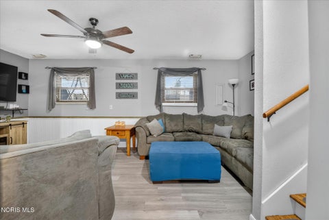 Tiny photo for 807 W Poinsetta Avenue, Toledo, OH 43612 (MLS # 10009391)