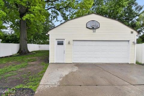 Tiny photo for 807 W Poinsetta Avenue, Toledo, OH 43612 (MLS # 10009391)