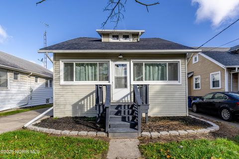 Photo of 542 Eleanor Avenue, Toledo, OH 43612 (MLS # 10000881) Photo of 542 Eleanor Avenue, Toledo, OH 43612 (MLS # 10000881)