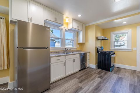 Tiny photo for 542 Eleanor Avenue, Toledo, OH 43612 (MLS # 10000881)