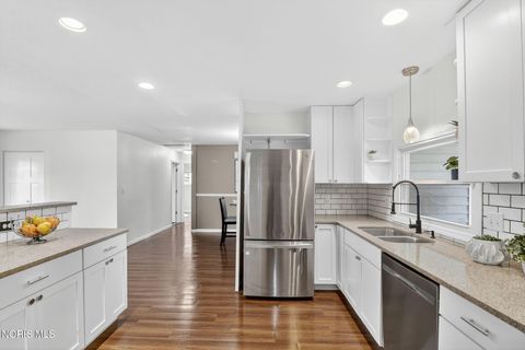 Tiny photo for 318 W South Boundary Street, Perrysburg, OH 43551 (MLS # 10006278)