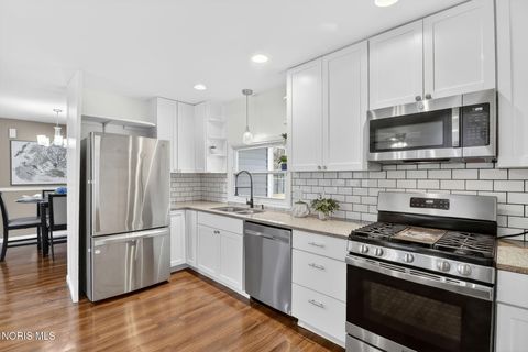 Tiny photo for 318 W South Boundary Street, Perrysburg, OH 43551 (MLS # 10006278)