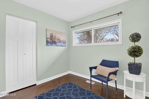 Tiny photo for 318 W South Boundary Street, Perrysburg, OH 43551 (MLS # 10006278)