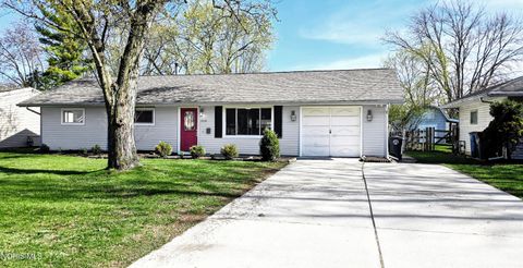 Photo of 318 W South Boundary Street, Perrysburg, OH 43551 (MLS # 10006278)
