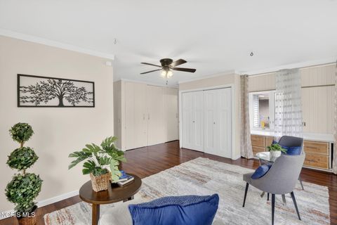 Tiny photo for 318 W South Boundary Street, Perrysburg, OH 43551 (MLS # 10006278)