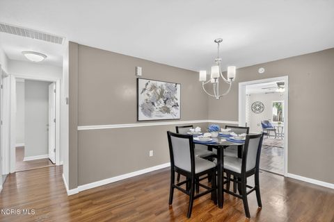 Tiny photo for 318 W South Boundary Street, Perrysburg, OH 43551 (MLS # 10006278)