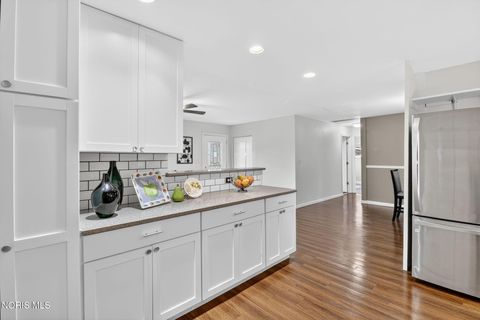 Tiny photo for 318 W South Boundary Street, Perrysburg, OH 43551 (MLS # 10006278)