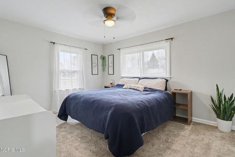 Tiny photo for 5835 Neill Avenue, Walbridge, OH 43465 (MLS # 10005476)