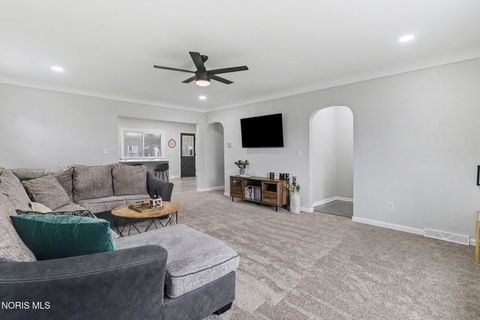 Tiny photo for 5835 Neill Avenue, Walbridge, OH 43465 (MLS # 10005476)