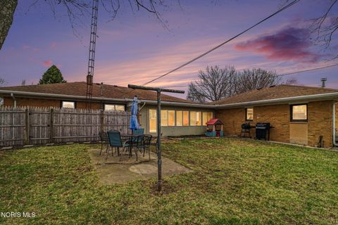 Tiny photo for 5835 Neill Avenue, Walbridge, OH 43465 (MLS # 10005476)