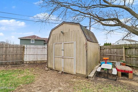 Tiny photo for 5835 Neill Avenue, Walbridge, OH 43465 (MLS # 10005476)