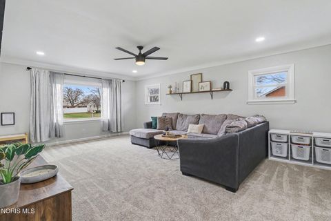 Tiny photo for 5835 Neill Avenue, Walbridge, OH 43465 (MLS # 10005476)