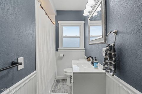 Tiny photo for 5835 Neill Avenue, Walbridge, OH 43465 (MLS # 10005476)