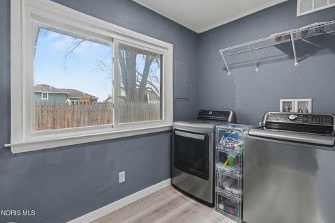 Tiny photo for 5835 Neill Avenue, Walbridge, OH 43465 (MLS # 10005476)