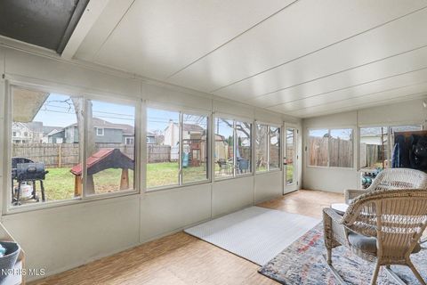 Tiny photo for 5835 Neill Avenue, Walbridge, OH 43465 (MLS # 10005476)