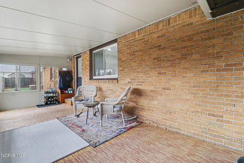 Tiny photo for 5835 Neill Avenue, Walbridge, OH 43465 (MLS # 10005476)