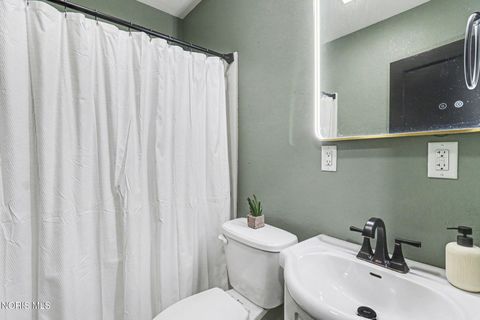 Tiny photo for 5835 Neill Avenue, Walbridge, OH 43465 (MLS # 10005476)