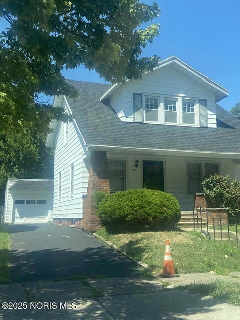 Tiny photo for 1574 Colton Street, Toledo, OH 43609 (MLS # 10000686)