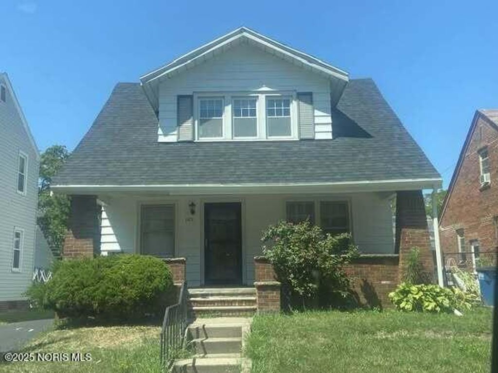 Photo for 1574 Colton Street, Toledo, OH 43609 (MLS # 10000686)