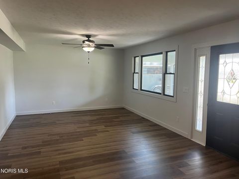 Tiny photo for 611 Greenfield Drive, Maumee, OH 43537 (MLS # 10005206)