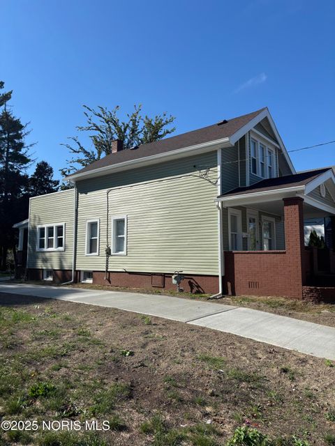 Tiny photo for 1557 Indiana Avenue, Toledo, OH 43607 (MLS # 10000172)