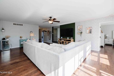 Tiny photo for 2143 Bluestone Drive, Findlay, OH 45840 (MLS # 10004725)