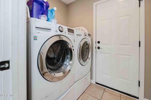 Tiny photo for 2143 Bluestone Drive, Findlay, OH 45840 (MLS # 10004725)