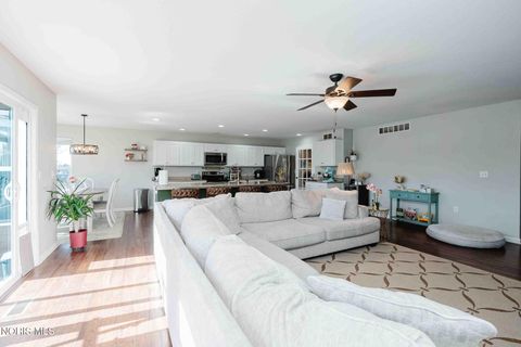 Tiny photo for 2143 Bluestone Drive, Findlay, OH 45840 (MLS # 10004725)