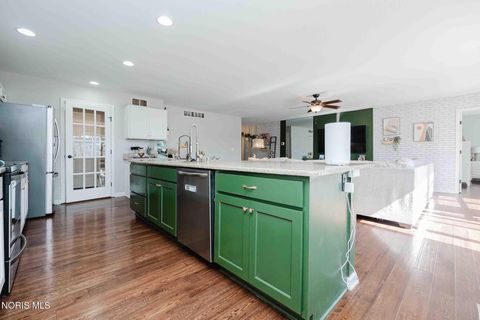 Tiny photo for 2143 Bluestone Drive, Findlay, OH 45840 (MLS # 10004725)