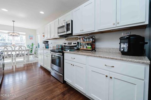 Tiny photo for 2143 Bluestone Drive, Findlay, OH 45840 (MLS # 10004725)