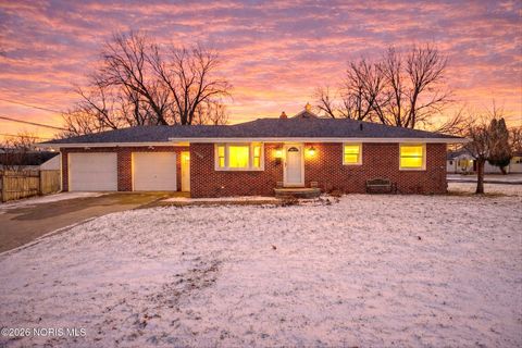 Photo of 3805 Ariel Avenue, Toledo, OH 43623 (MLS # 10002524)