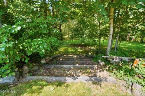 Tiny photo for 325 W Elm Street, Bluffton, OH 45817 (MLS # 10012878)