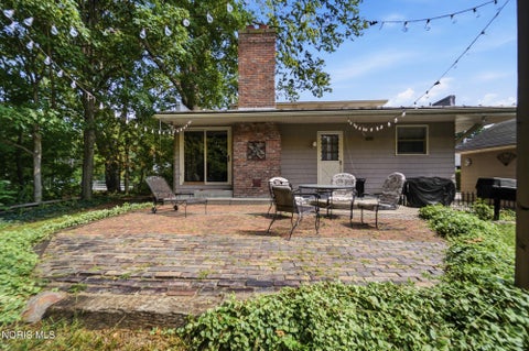 Tiny photo for 325 W Elm Street, Bluffton, OH 45817 (MLS # 10012878)