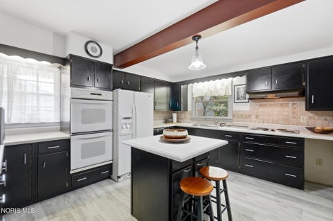 Tiny photo for 325 W Elm Street, Bluffton, OH 45817 (MLS # 10012878)