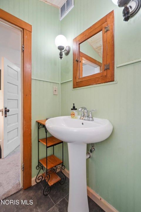 Tiny photo for 325 W Elm Street, Bluffton, OH 45817 (MLS # 10012878)