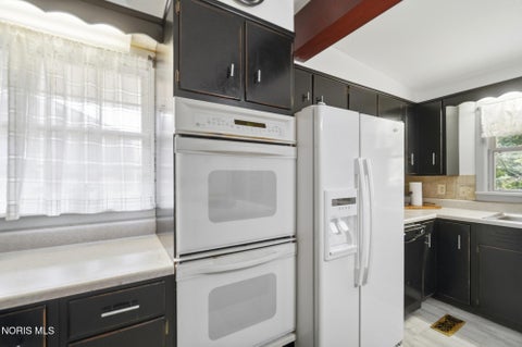 Tiny photo for 325 W Elm Street, Bluffton, OH 45817 (MLS # 10012878)
