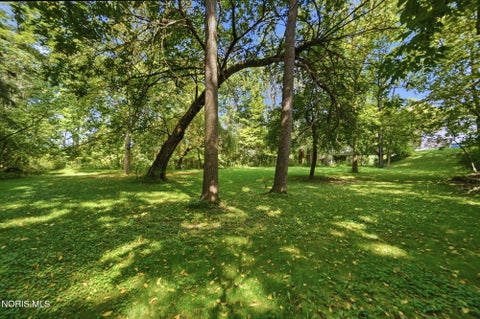 Tiny photo for 325 W Elm Street, Bluffton, OH 45817 (MLS # 10012878)