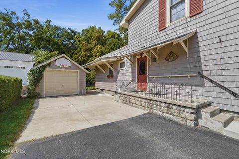 Tiny photo for 325 W Elm Street, Bluffton, OH 45817 (MLS # 10012878)