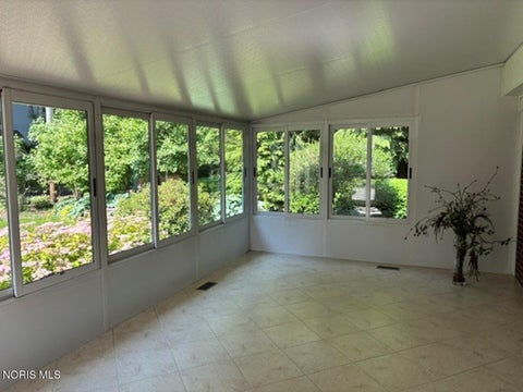 Tiny photo for 6603 Country Place, Sylvania, OH 43560 (MLS # 10008877)