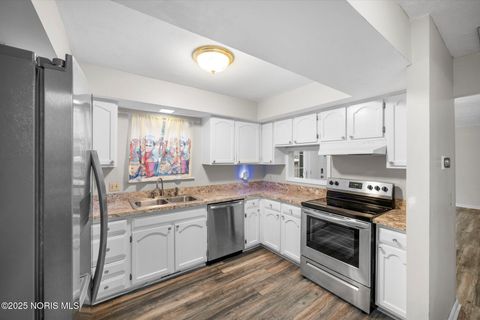 Tiny photo for 5705 Aspen Drive # 3, Toledo, OH 43615 (MLS # 10001975)