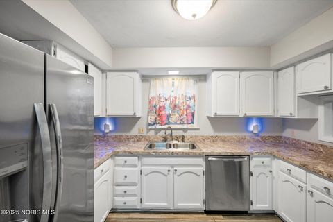 Tiny photo for 5705 Aspen Drive # 3, Toledo, OH 43615 (MLS # 10001975)