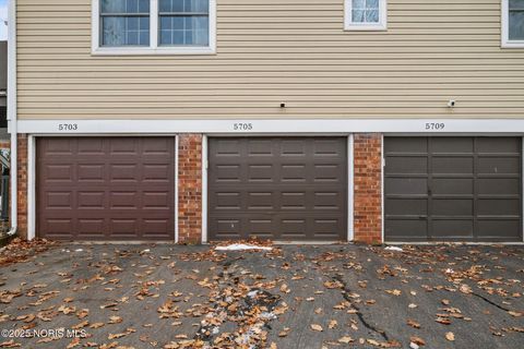 Tiny photo for 5705 Aspen Drive # 3, Toledo, OH 43615 (MLS # 10001975)