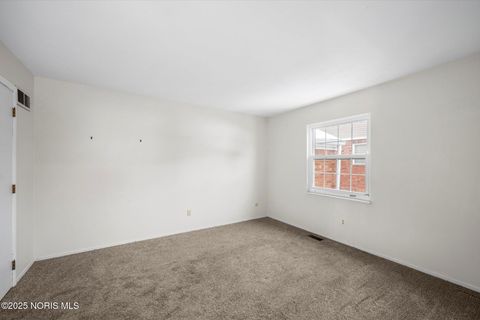 Tiny photo for 5705 Aspen Drive # 3, Toledo, OH 43615 (MLS # 10001975)