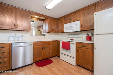 Tiny photo for 5441 Cresthaven Lane #Apt 1, Toledo, OH 43614 (MLS # 10003693)