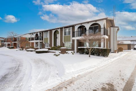 Tiny photo for 5441 Cresthaven Lane #Apt 1, Toledo, OH 43614 (MLS # 10003693)