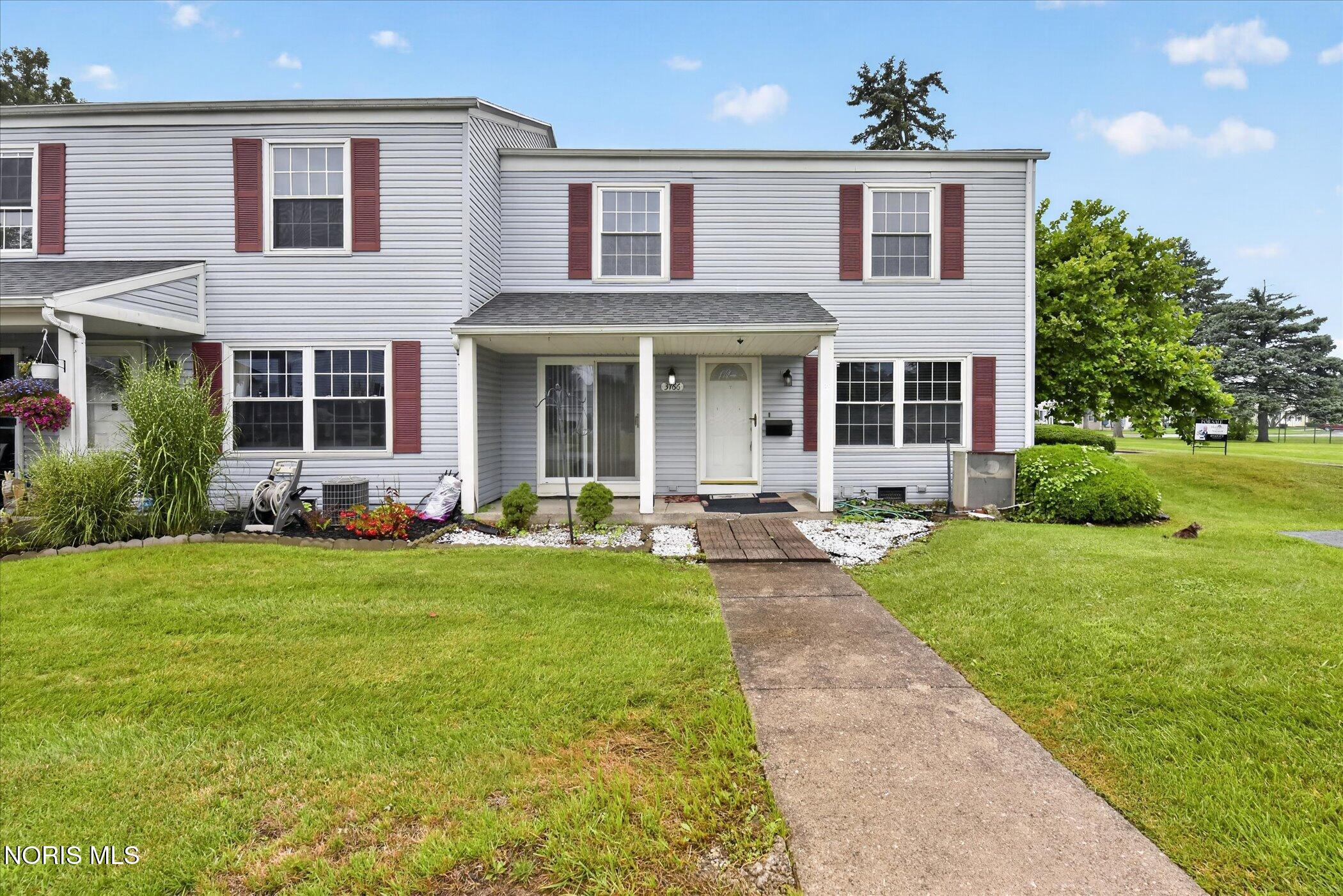 3766 Lakepointe Drive