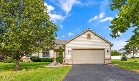 Homes For Sale - 26464 Pin Oak Court<br/> Perrysburg, OH 43551