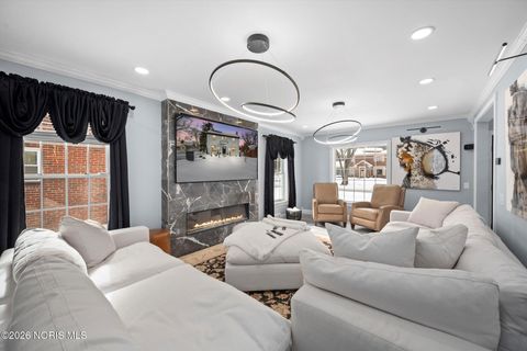 Tiny photo for 2410 Drummond Road, Toledo, OH 43606 (MLS # 10004054)