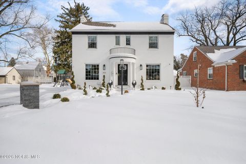 Tiny photo for 2410 Drummond Road, Toledo, OH 43606 (MLS # 10004054)